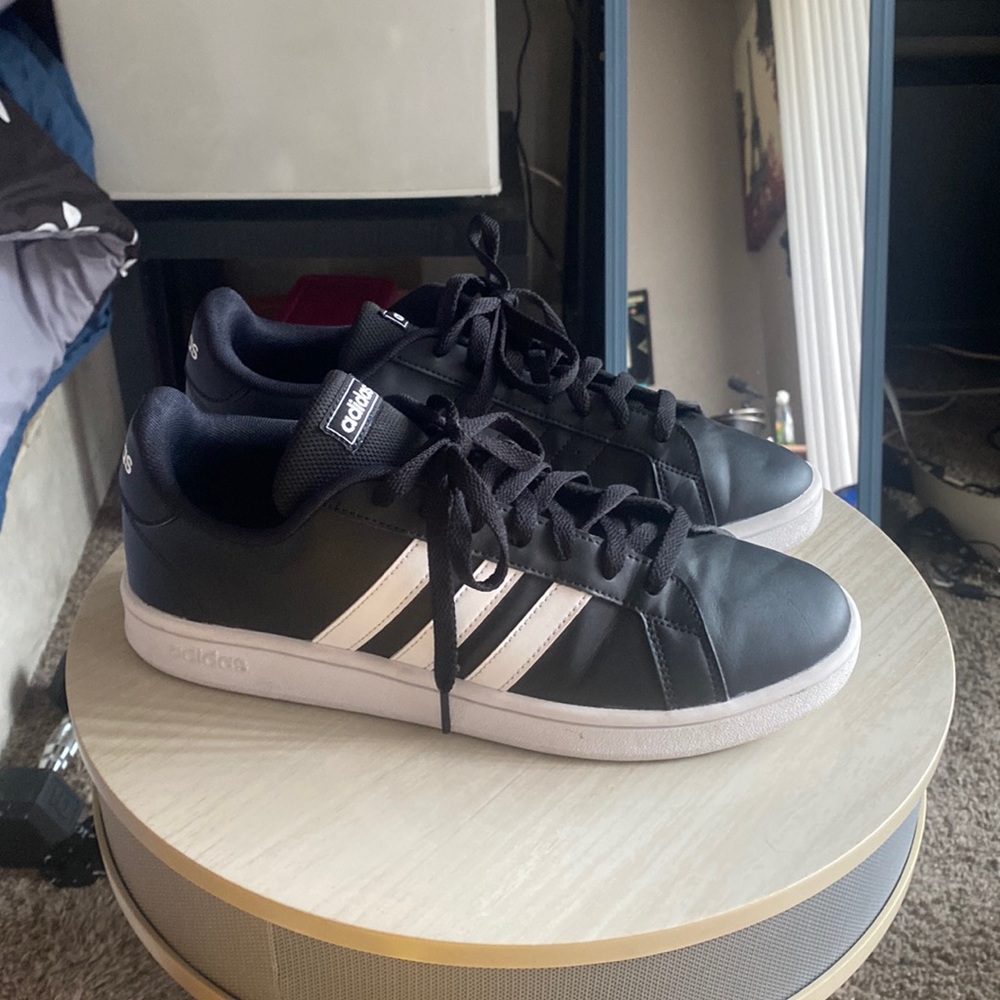 Adidas casual shoe